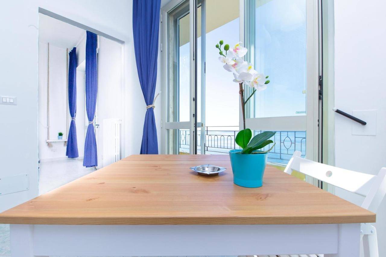 On the beach Sea-view&Kitchen In Room in Salerno, Costa tirrenica Campania