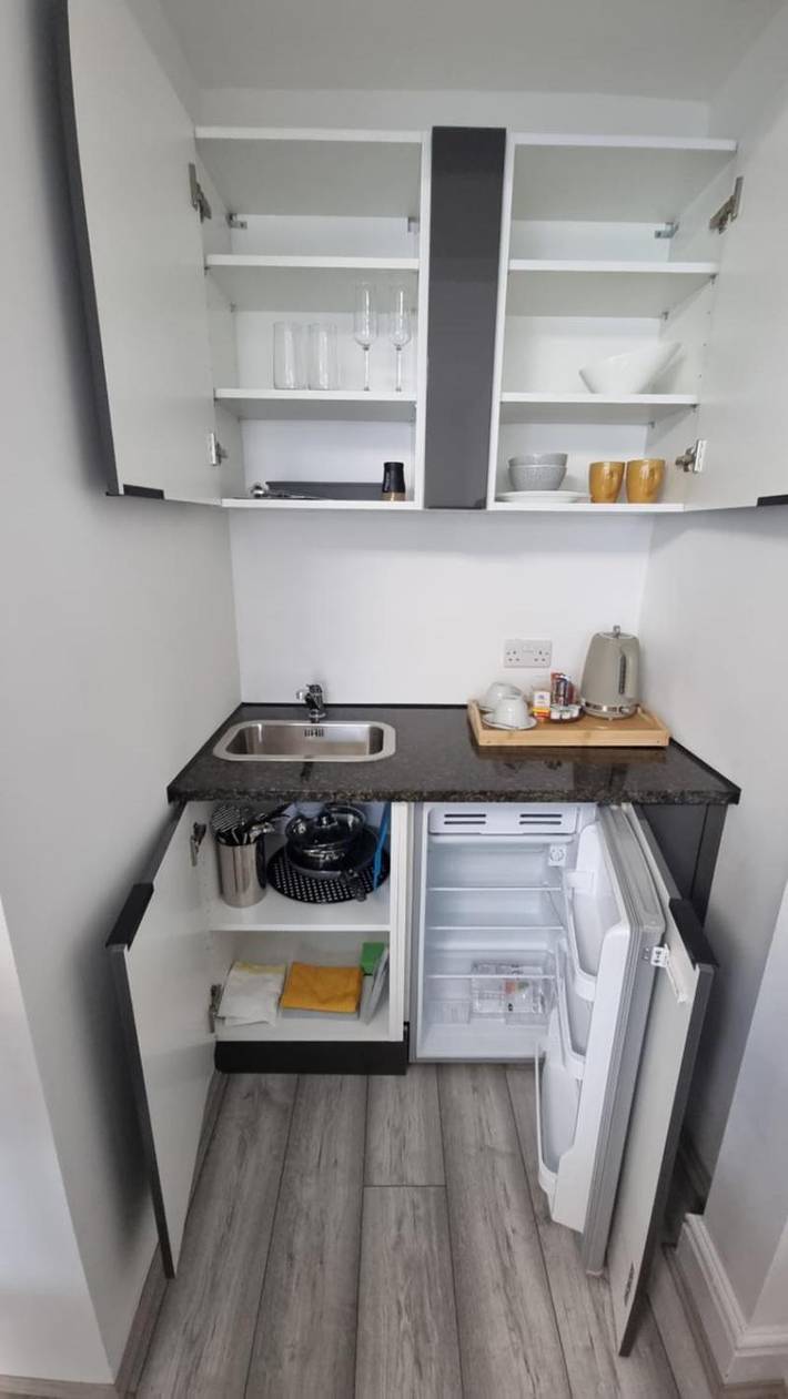 Suite with kitchenette 2 in London Colney, Hertfordshire