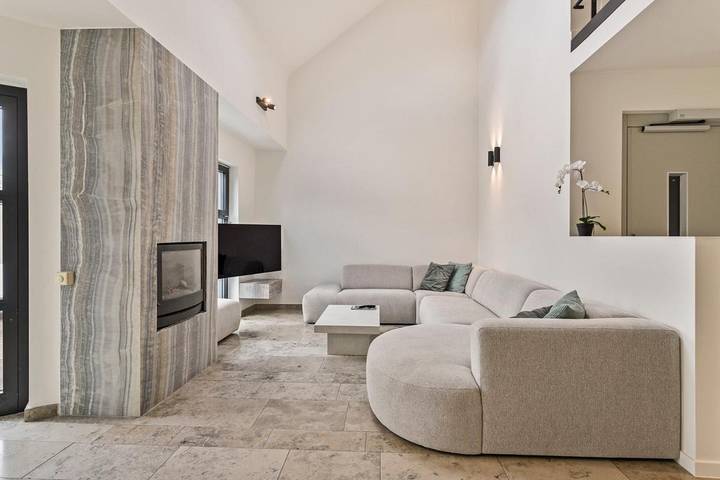 Gîte pour 10 personnes, avec sauna ainsi que jacuzzi et balcon à Malines