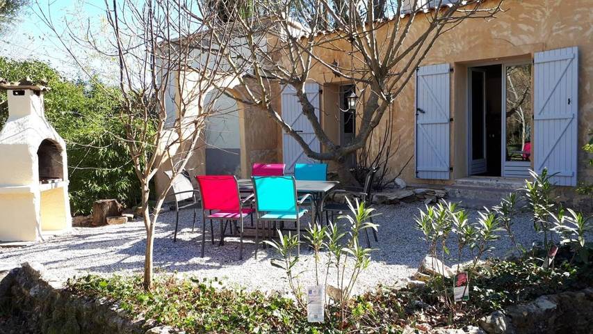 Location de vacances pour 4 personnes, avec piscine ainsi que jardin et terrasse à Loriol-du-Comtat - 4