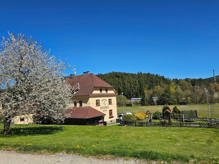 Ferienhaus für 3 Personen, mit Terrasse und Garten in Kienberg