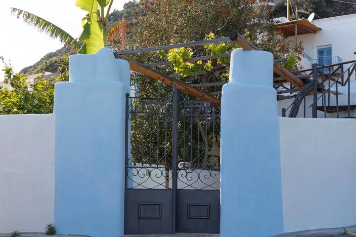 Appartamento per 2 persone, con Balcone e Terrazza nonché Giardino e Panorama a Filicudi