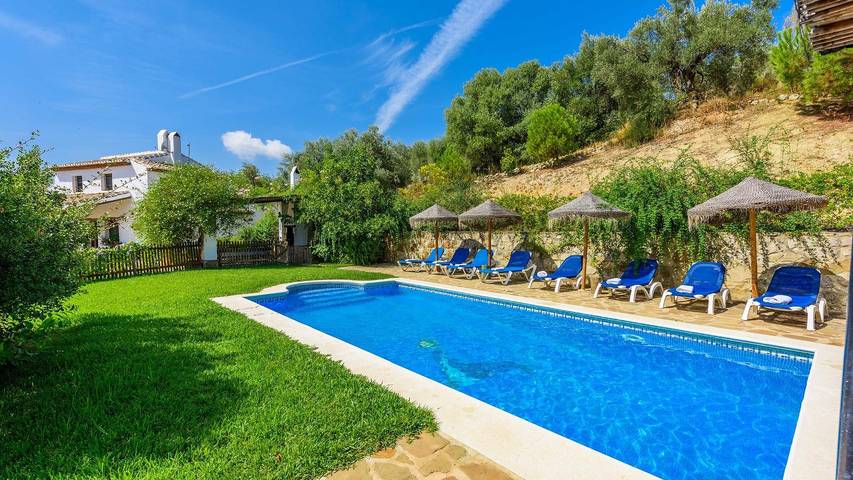 Chalet para 8 personas, con balcón/terraza y piscina en Antequera - 3