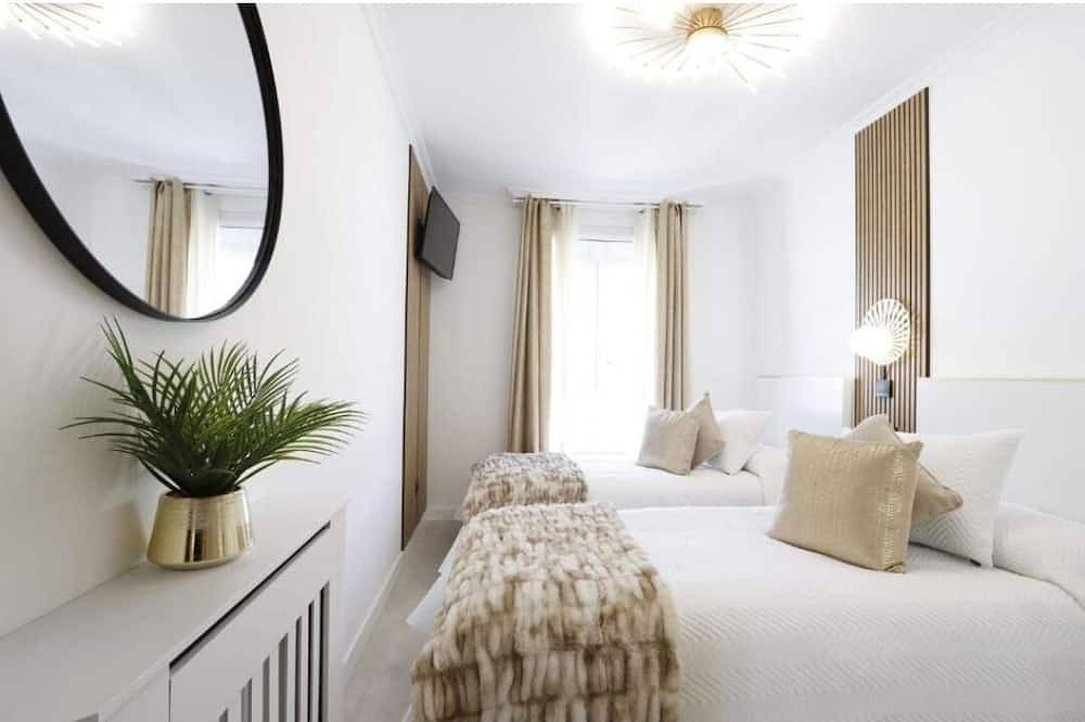 Entire apartment, Estrella de Ribadeo Ii Centrally located apartment with parking in Ribadeo, Rías Altas