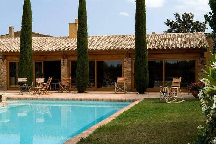 Casa rural para 4 personas, con Terraza además de Jardín y Piscina en Cruilles
