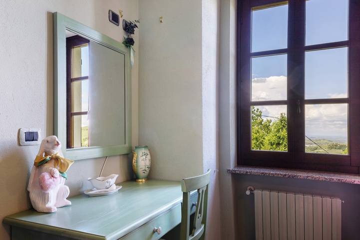 Ganze Wohnung, Ferienwohnung 'Barbera' mit gemeinsamer Terrasse, Gemeinschaftsgarten und Wi-Fi in Mango, Langhe
