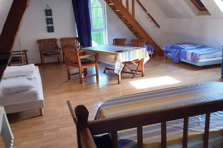 Gîte pour 9 personnes, avec jardin