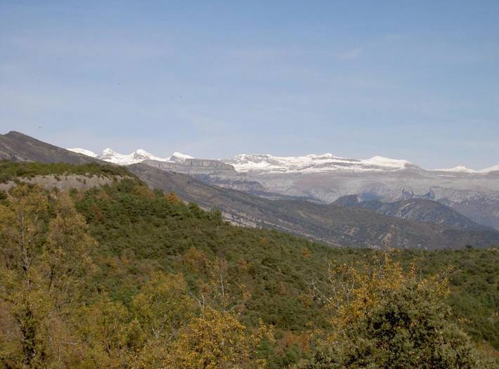 Location de vacances pour 6 personnes, avec terrasse ainsi que vue et jardin, animaux acceptés à Boltaña - 3