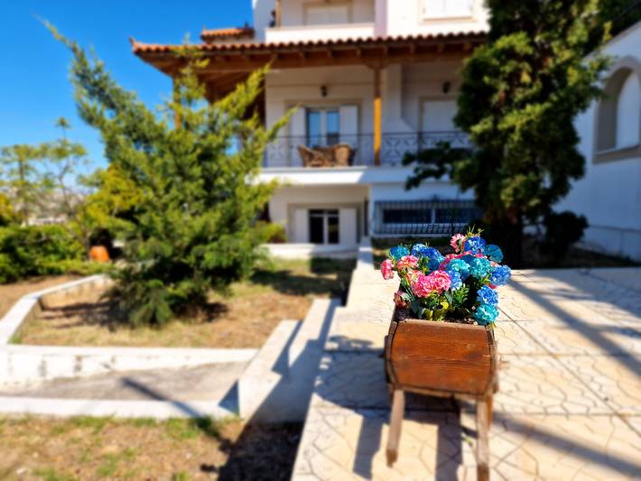 Ferienhaus für 8 Personen, mit Meerblick und Balkon/Terrasse sowie Garten und Ausblick in Porto Rafti