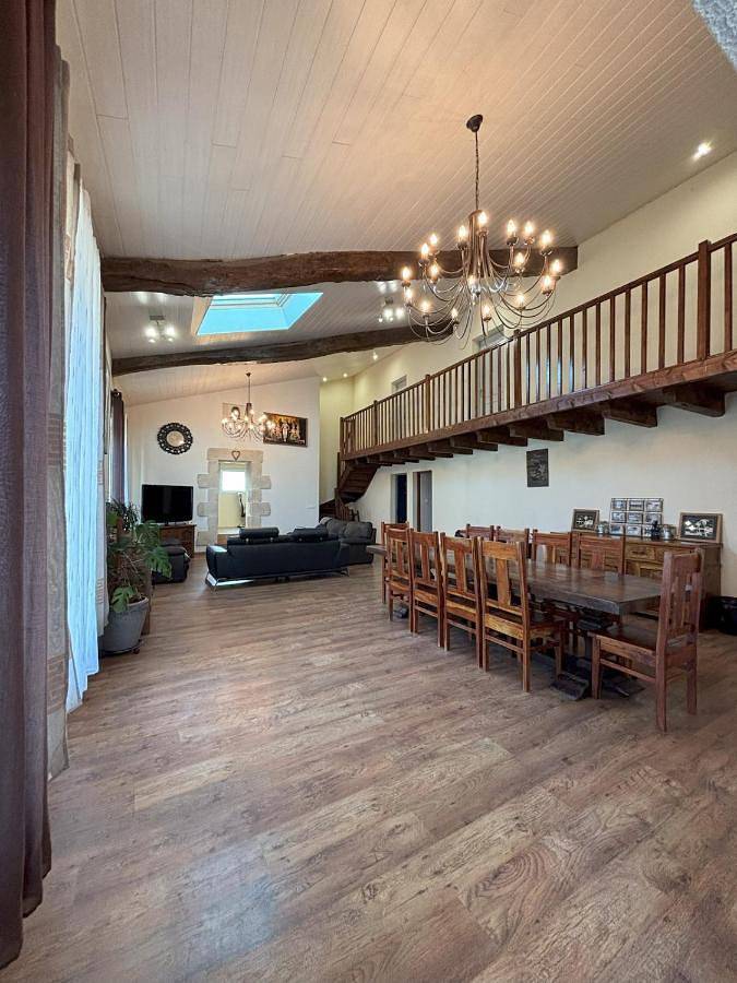 Location de vacances pour 20 personnes, avec vue ainsi que piscine et jardin à Monestier - 3