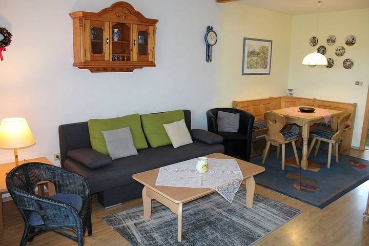 Ferienhaus für 4 Personen, mit Terrasse und Garten sowie Seeblick in Lechbruck am See