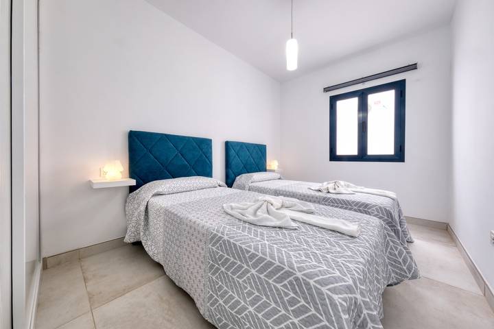 Location de vacances pour 6 personnes, avec terrasse à La Santa - 3