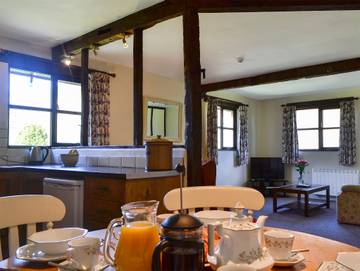 Holiday Rental for 4 People in Powys, Mid-Wales, Photo 4