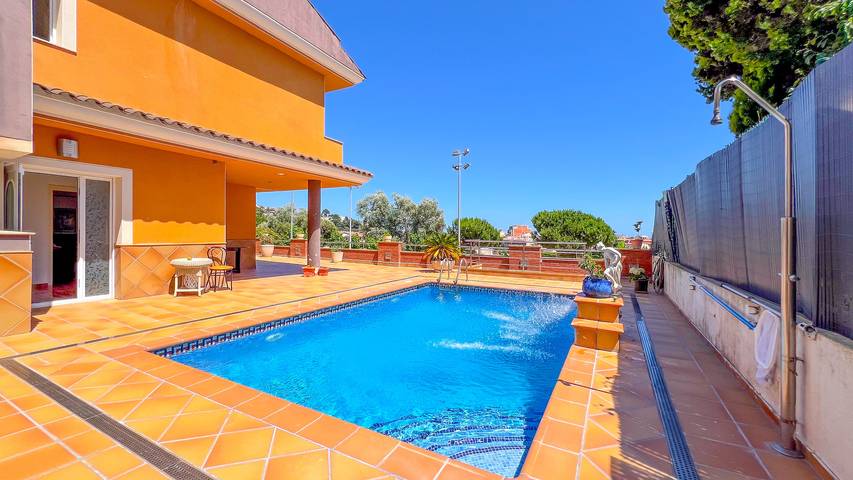 Casa rural para 13 personas, con terraza en Santa Susana - 3