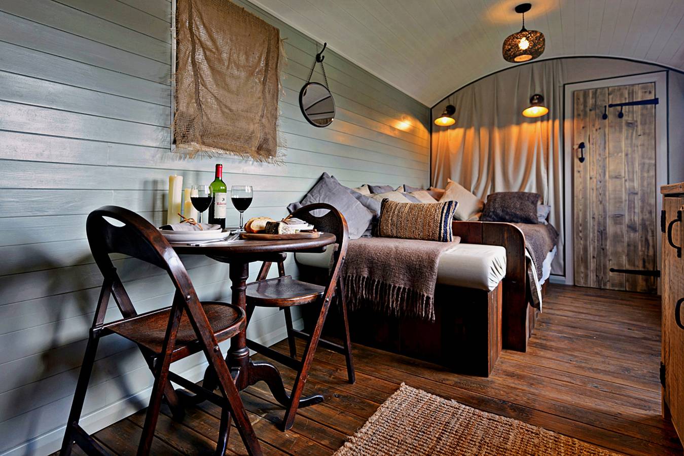 'Joan' Shepherds Hut in Gwynedd