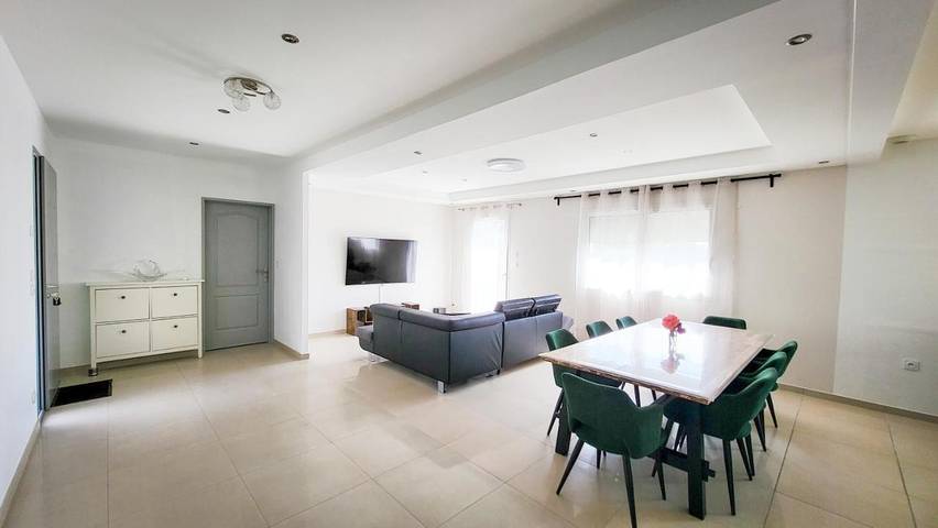 Location de vacances pour 6 personnes, avec piscine et jardin à Pont-Évêque - 2