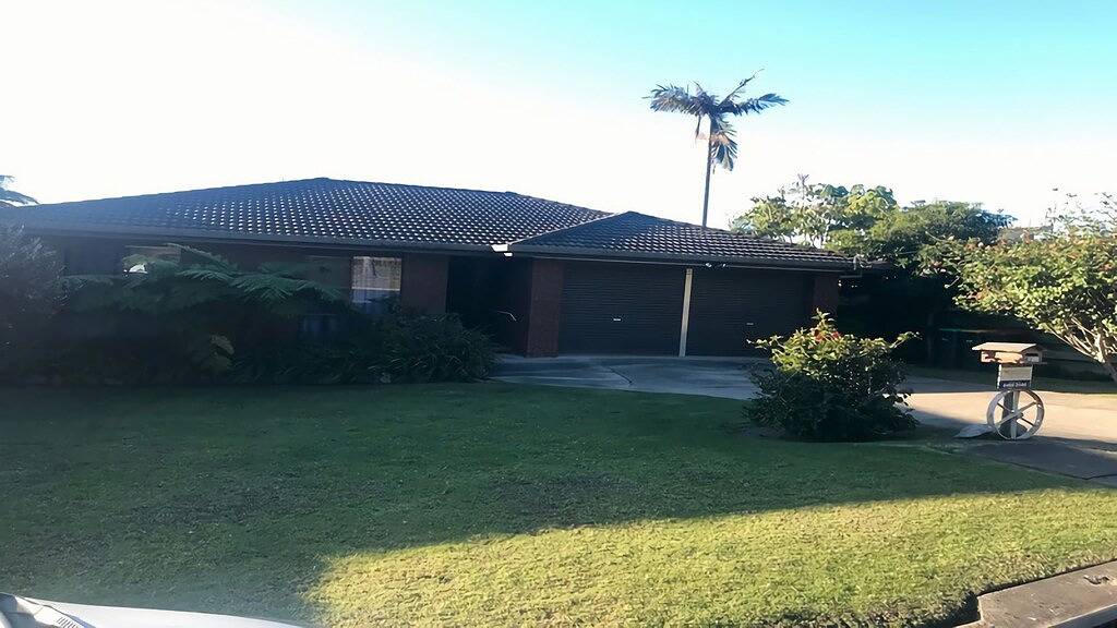 Laura ist am Pambula Beach in Pambula Beach, New South Wales