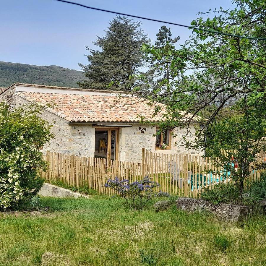 Two-Bedroom House in Saint-Vincent-de-Barrès, Privas (arrondissement)