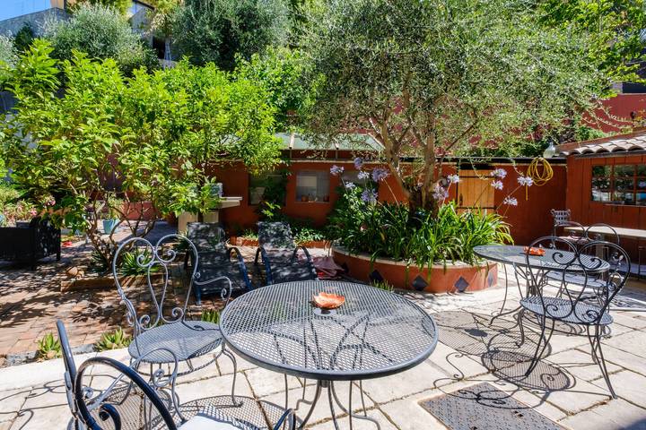Chambre d’hôte pour 3 personnes, avec jardin, animaux acceptés à Menton