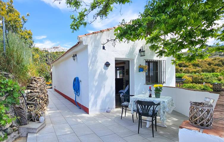 Apartamento para 3 personas, con Terraza además de Jardín y Piscina en Yunquera