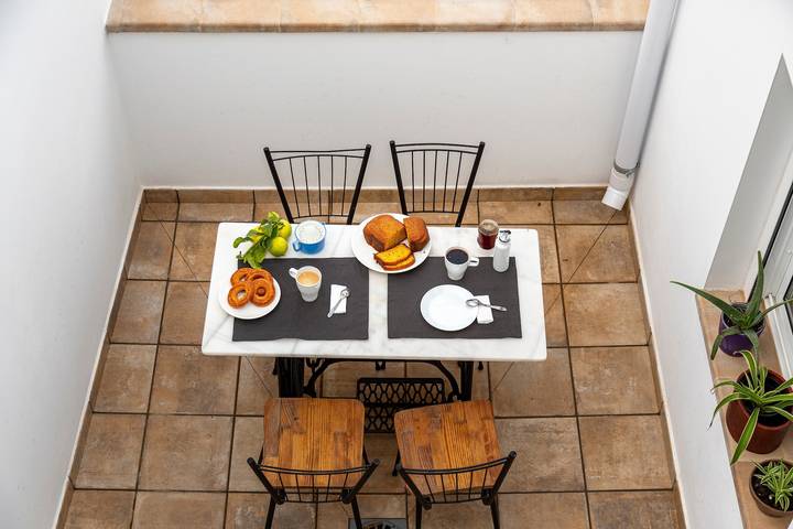 Ganze Wohnung, Ferienwohnung 'Apartamento Deluxe Los Perez' mit privater Terrasse, Wi-Fi und Klimaanlage in Lucainena de las Torres, Cordillera Penibética