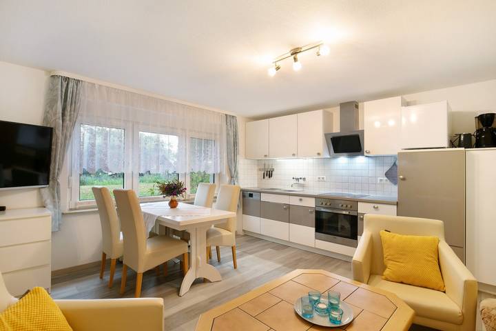 Ferienwohnung für 6 Personen, mit Garten