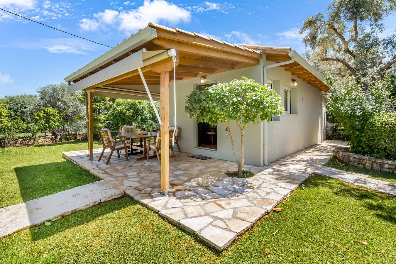 Apartamento inteiro, Apartamento 'Polys Villa Lefkada 2' com Vista de Montanha, Wi-Fi e Ar Condicionado in Apolpena, Lêucade Cidade