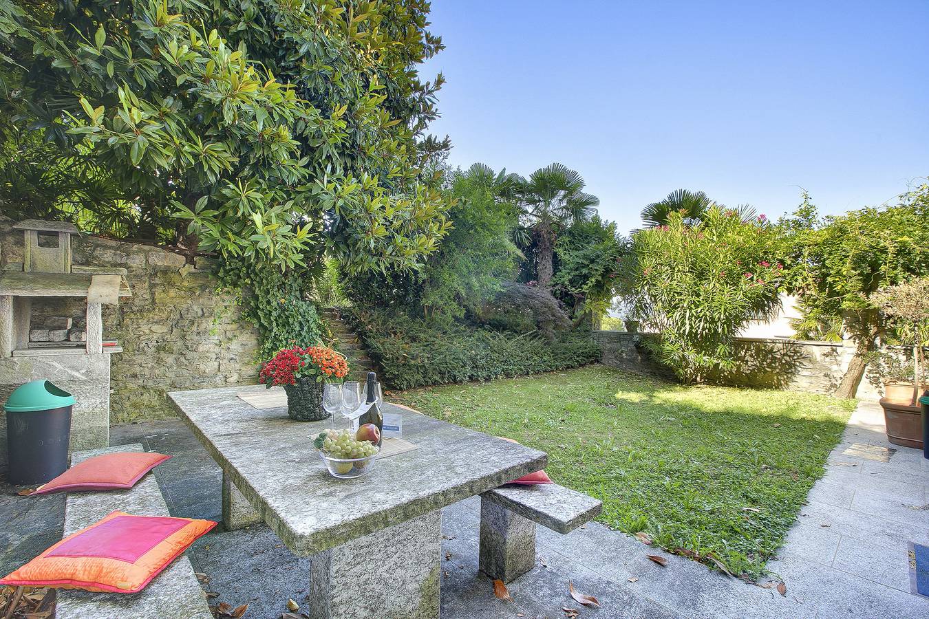 Entire apartment, Oasi Panoramica con piscina in Lugano, Lake Lugano