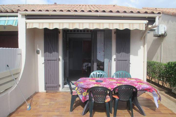 Ferienhaus für 8 Personen, mit Terrasse und Whirlpool in Marseillan