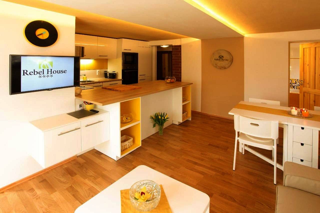 Geheel appartement, Rebel House in Frýdlant nad Ostravicí, Moravië-Silezië
