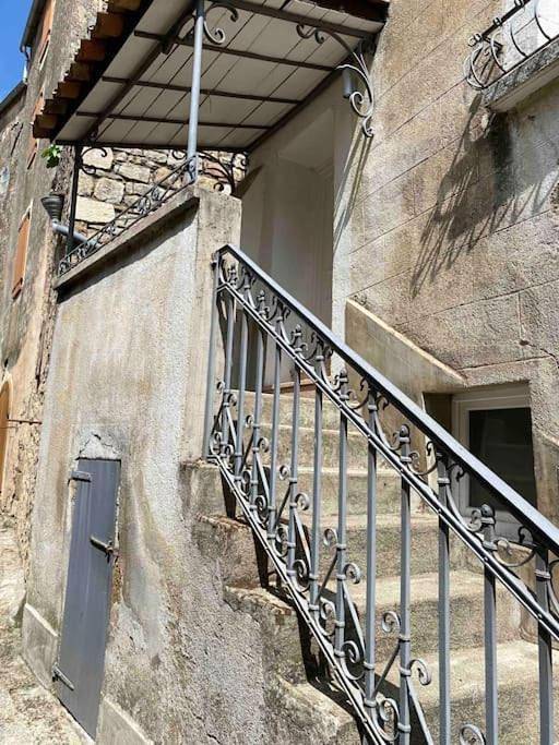 Location de vacances pour 4 personnes, avec balcon à Sainte-Eulalie-de-Cernon - 4