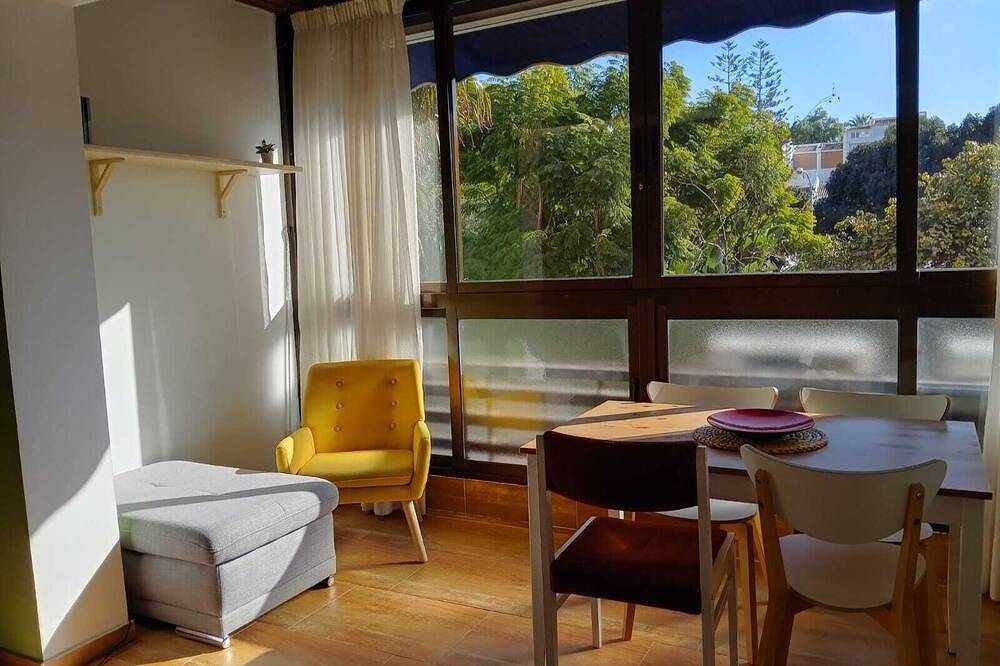 Entire apartment, Comfortable Apartment 2 Min From The Beach And Large Swimming Pool in Málaga (Este), Malaga