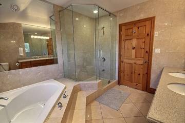 Cottage for 14 Guests in Gravenhurst, Muskoka, Picture 4