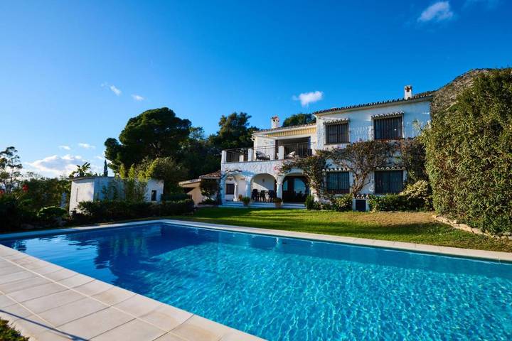 Chalet para 10 personas, con piscina además de jardín y vistas, Familias con niños - 1