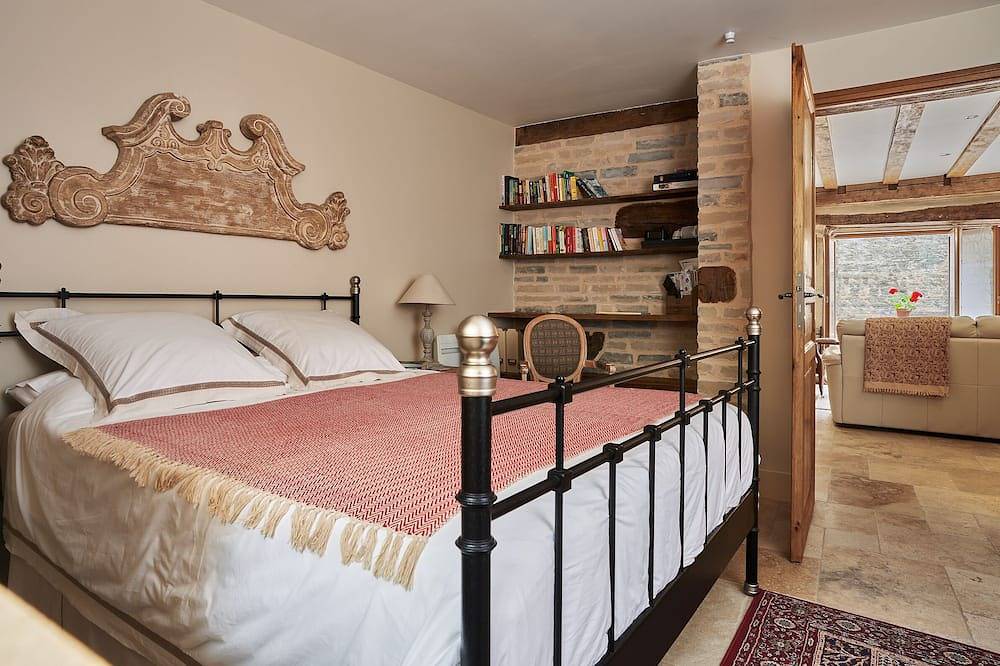 Entire apartment, Charmot de Pommard, 1bdr/1bth quality, charming Apt, central Pommard village in Pommard, Beaune region