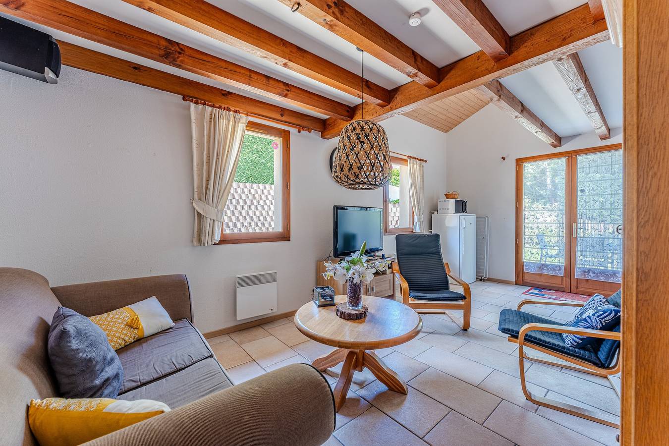 Casa vacacional 'Maison Océlandes' con piscina compartida, terraza privada y Wi-Fi in Saint-Julien-en-Born, Côte d’Argent