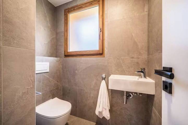 Gîte pour 8 personnes, avec balcon ainsi que jacuzzi et sauna à La Côte-d'Arbroz - 2