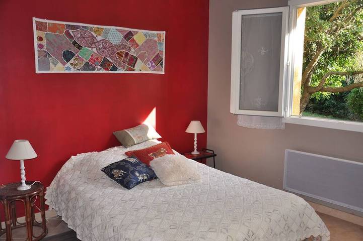 Location de vacances pour 6 personnes, avec terrasse ainsi que jardin et piscine à Viols-le-Fort - 3