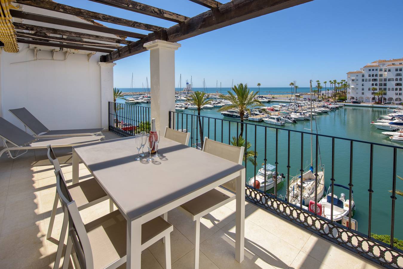 Entire apartment, Boqueron 2001 Puerto de la Duquesa in Puerto de la Duquesa, Costa del Sol