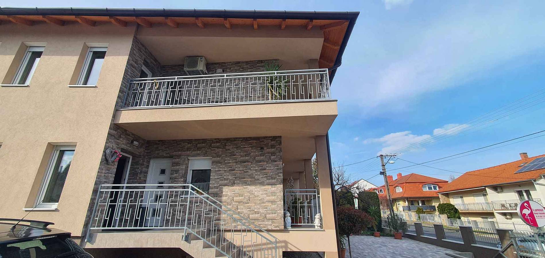 Entire studio, Studio with air conditioning and internet near the city center  in Hévíz, Keszthely region