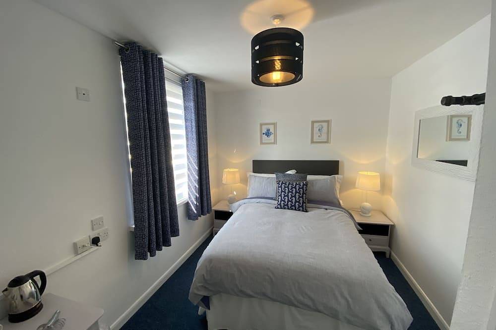 Room by the beach! in Torquay, Torbay