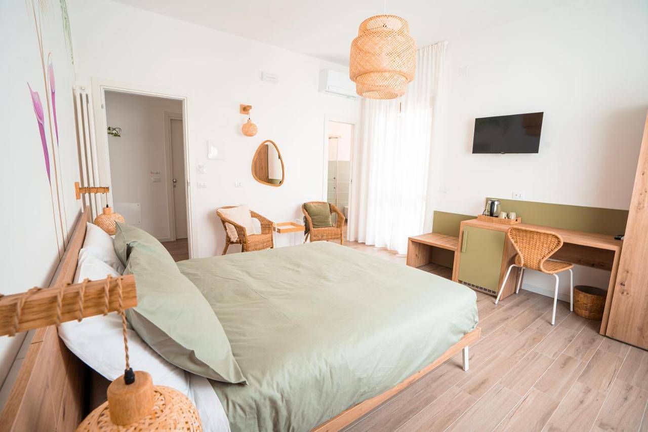 Deluxe Double Room in Alba Adriatica, Province de Teramo