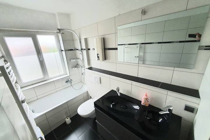 Ganze Wohnung, Ferienwohnung Pottmensch nähe Centro mit Parkplatz in Oberhausen, Ruhrgebiet