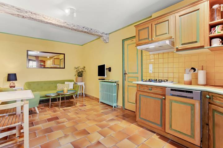 Location de vacances pour 4 personnes, avec jardin et vue sur le lac à Trans-en-Provence