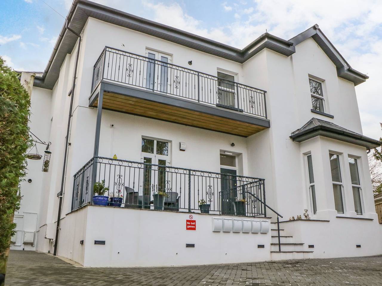 Entire apartment, Apartment 4 10 Somers Court in Paignton, Torbay