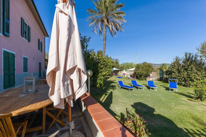 Appartamento intero, Trilocale con giardino – Appartamento Cm6 in Gli Alzi, Campo nell'Elba