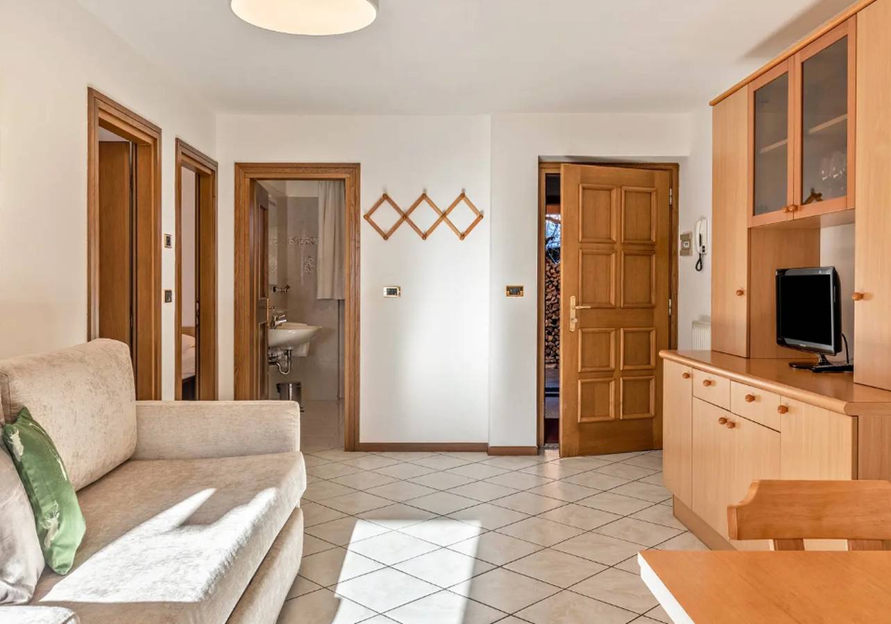 Appartamento intero, Appartamento 'Appartamento Cima Undici' con vista sulle montagne, terrazza condivisa e Wi-Fi in Soraga, Dolomiti Superski