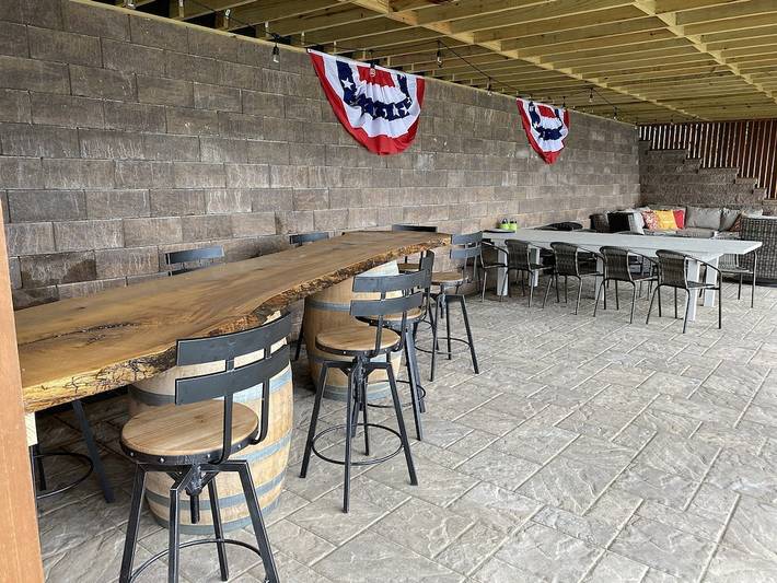 Vacation rental for 14 people, with yard and terrace in Finger Lakes