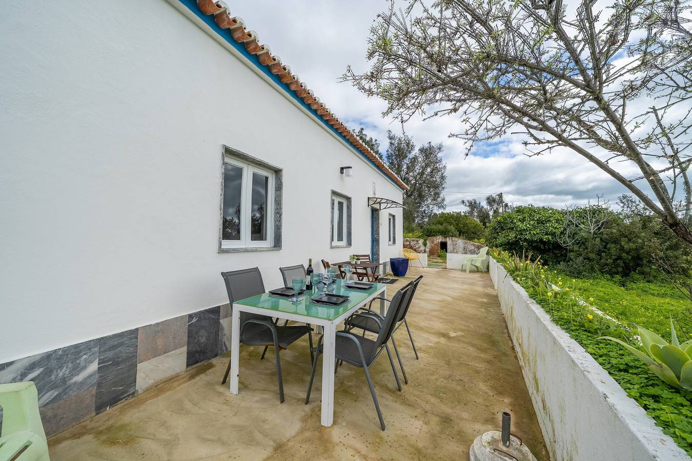 Villa 'Sunrise' with Private Terrace, Private Garden and Wi-Fi in Lagoa, Faro Distrikt
