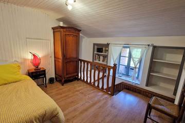 Location De Vacances pour 7 Personnes dans Saint-Pardoux-d'Arnet, Région d'Aubussargues, Photo 2